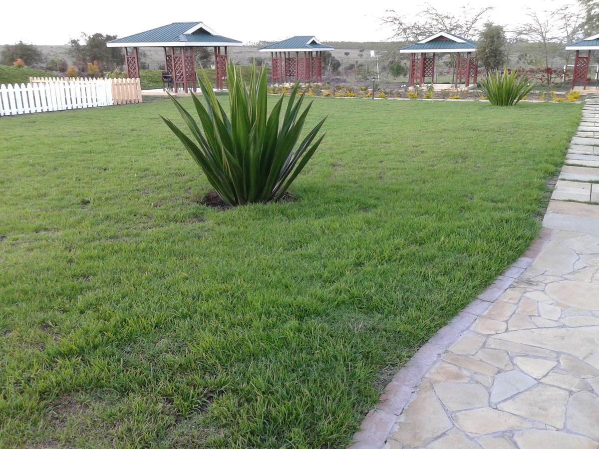 Tumaini Gardens Bed & Breakfast Kajiado Екстериор снимка